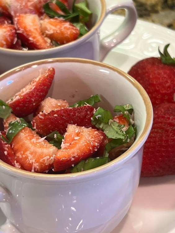 simple strawberry salad